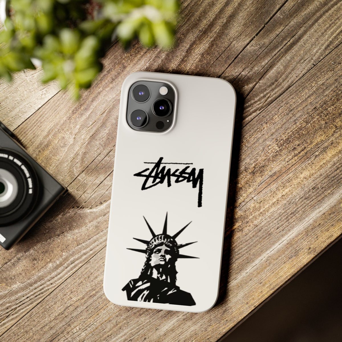 Slim Phone Case Statue of Liberty Graphic