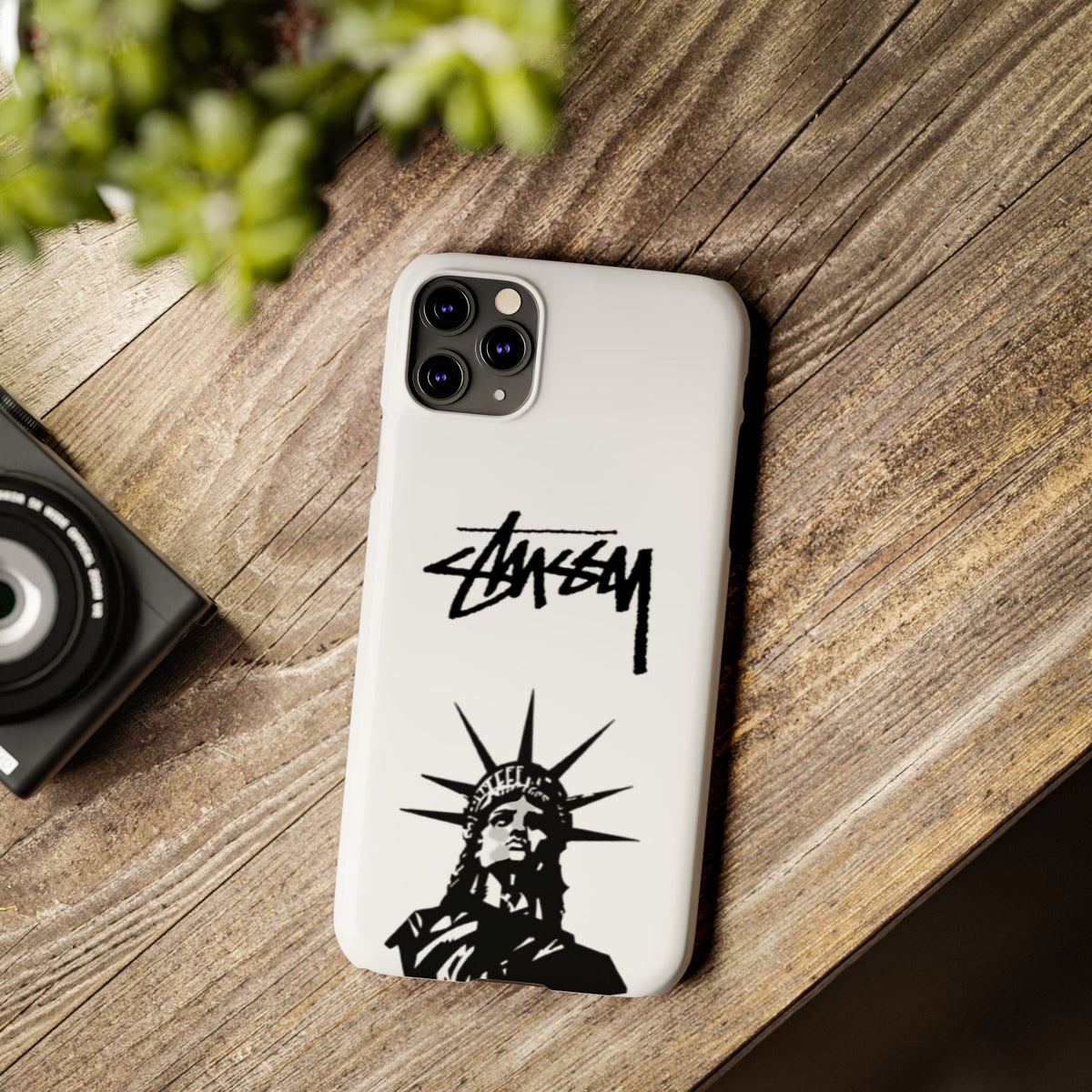 Slim Phone Case Statue of Liberty Graphic